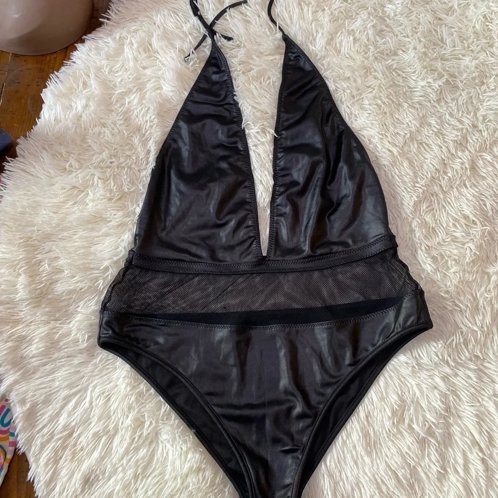 V neck Black  Swimsuit Large  Signature8 Brand